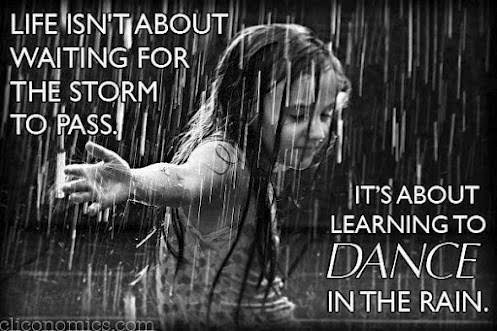 Fichier:Dancing in the rain.jpg