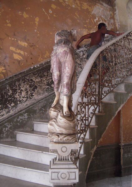 Fichier:L'escalier de La Havane Ryelandt.jpg